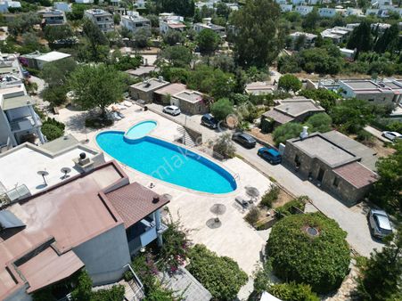 Gümüşlük Karakaya’da 3+1 Satılık Ters Dubleks Villa