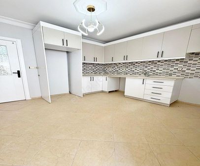 Elit Yapıdan Merkezi Konumda Satılık 3+1 Kullanışlı Dairesi