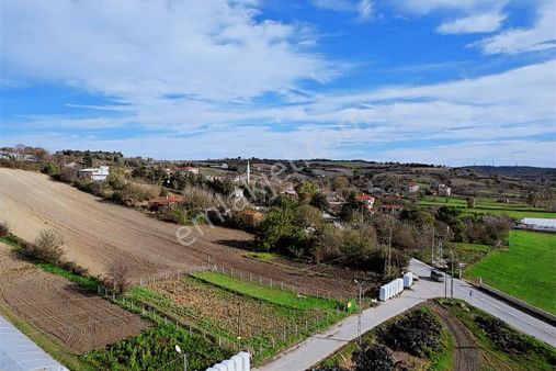 Alaçatı Dan Çatalca Yazlıkköy'de Köy İçi 915 M2 Çapı Muvafakat
