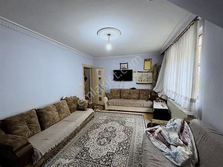 Alaçatı Dan Esentepe Mah'nde 10 Yaş.180 M2 Ters Dubleks Daire