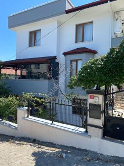 Pw Plus'tan Yalova Merkez Mah.de Satılık Denız Manzaralı Ikız Villa