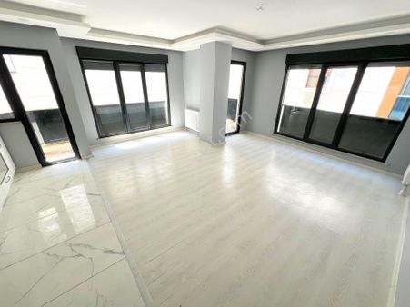 ▃birikim▃ Küçükyalı'da Ulaşıma 2.katta Balkonlu Boş Yeni 2+1 !!!