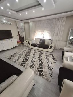 Buca Hürriyet Mahallesinde Satılık Arakat 3+1 Doğalgazlı Geniş Ferah Bir Daire