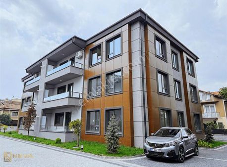 Serdivan İstiklal Mah. Satılık 4+1 185 M2 Arakat Daire.