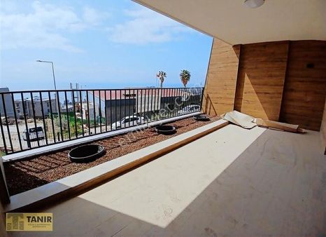 Kuşadası Royal Panorama Köşe Konumlu Deniz Manzaralı 3+1 Daire