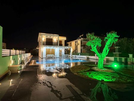 Didim Akbükte Denize Yakın 4+1 Müstakil Villa