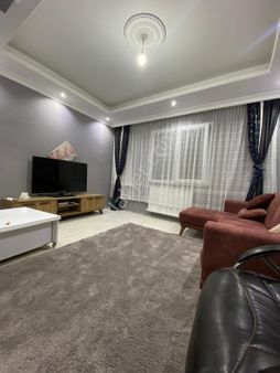 2+1 Balkonlu Yüksek Giriş