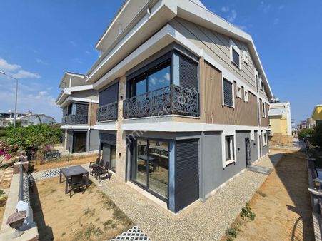Didim Efeler De Müstakil Girişli Satılık 4+1 Ayrı Mutfak Fırsat Villa