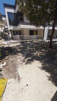 Urla Merkezde 3+1 Düz Ayak Kiralık Doğal Gazlı Daire