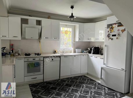 Zeytinli Köy'de Satılık 220m2 Tripleks