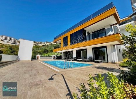 Alanya Kargıcakta Lüks Eşyalı Deniz Doğa Ve Kale Manzaralı Villa