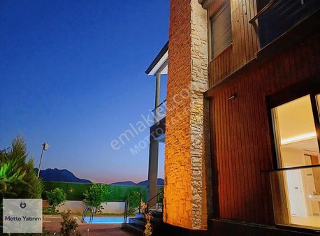 Döşemealtı Yeniköy' De 4+1 Tam Müstakil Dubleks Villa