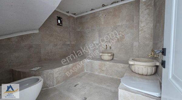 Gümüşyaka'da Deniz Manzaralı Tam Müstakil Satılık 370 M² Villa