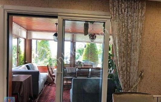 Büyükçekmece Gölü Manzaralı Lüks Tribleks Villa