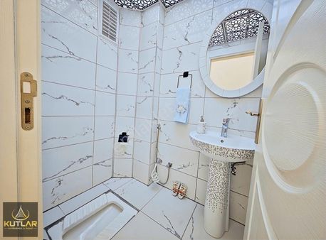 Kutlar'dan Akkent Merkezde Masrafsız Bakımlı*2+1*yıldızlı Daire.