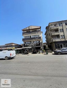 Arifiye Arifbey Mahallesinde Cadde Üzeri Satılık 4+1 Daire