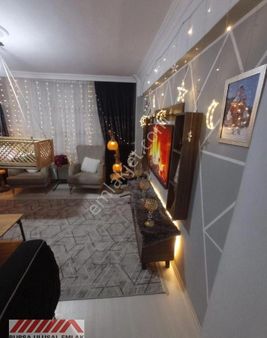 Kat Mülkiyetli Cadde Üstü Daire