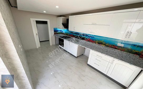 3+1/140m2/sıfır/asansör/havuz/otopark