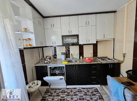 İlbey // Şuhut "istiklal" Mahallesinde Satılık 2+1 Geniş Daire