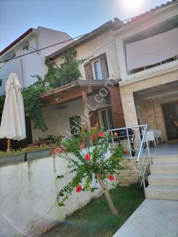 Çeşme Dalyan Güzel Deniz De Satılık Villa