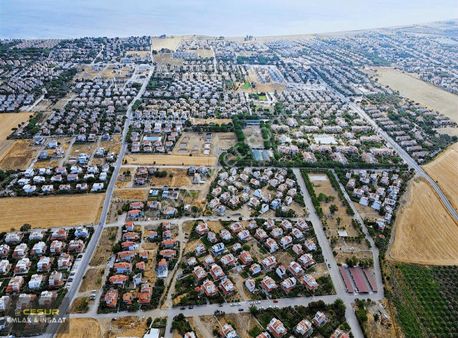 İzmir Dikili Salihler Gazeteciler Sitesinde Satılık Arsa!