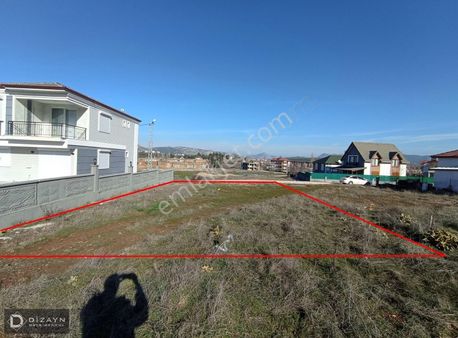 Daire Takasına Açık Park Cepheli Çok Güzel Konumda İmarlı Arsa