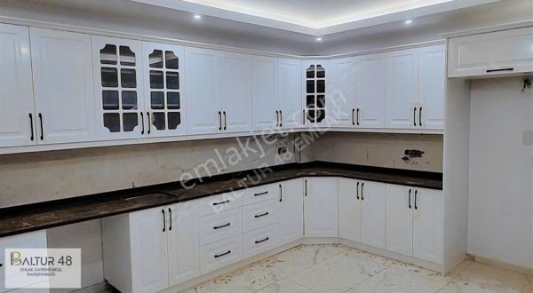 Eldirek Çamköy Mahallesi Lüks 5+1 Villa