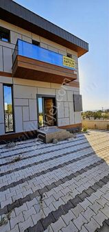 Ayverdi Emlak Dan Akhisar Koleji Karşısında Satılık Lüks Villa