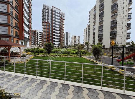 Yenişehir Üniversite Caddesinde Satılık 2,5+1 Köşe Daire