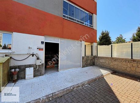 Emlak Ofisimden / Mithapaşa Mah. 22 M2 Dükkan
