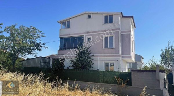 Tekirdağ Yeniçiftlik'de 270 M2 Arsa İçinde Müstakil 4+1 Villa