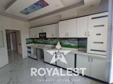 Royalest'ten Karataş'ta Ara Kat Geniş Ve Bakımlı 3+1