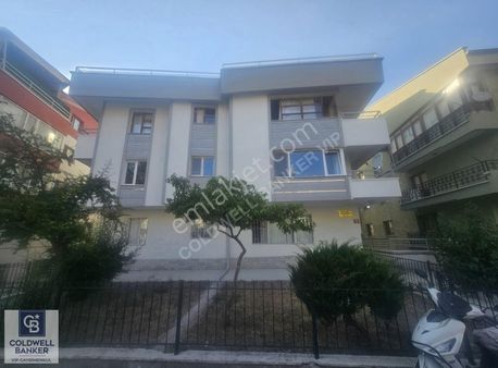 Dikmen Şeftali Caddesinde Bahçe Katı Satılık 1+1