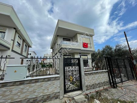 Poyraz Gayrimenkul'den Güre'de Deniz'e Çok Yakın Satılık Sıfır Müstakil Villa