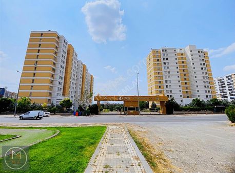 Tatil Sitesi Konseptinde Havuzlu Satılık Geniş 3,5+1 Daire