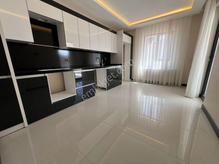 Sincan Mevlana'da 3 Bloklu Site İçerisi Fırsat 3+1 Satılık Konut