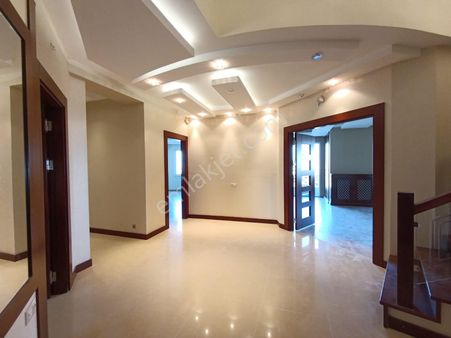 İbrahimli Osman Gazi Çınarlı Sitesinde Satılık 7+2 Dubleks Daire