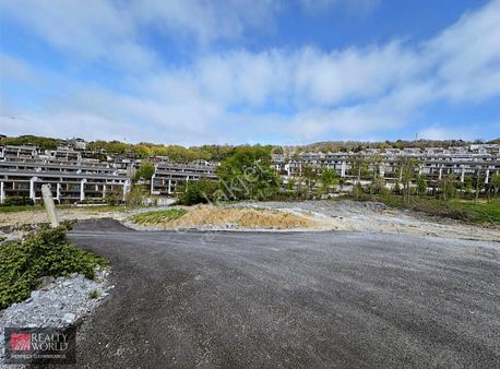 *rw Perfect*zekeriyaköy Köy Projesine Komşu Satılık İmarlı Arsa