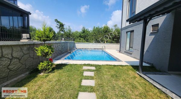 Taksit Seçeneğiyle! Müstakil Bahçe Katı,verandalı,havuzlu!