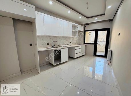 Yeşilova Mah'de 3+1 135m2 1.kat Otoparklı Ön Cephe
