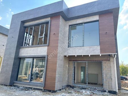 Adda Gayrimenkul-bağlıca Tam Müsatakil Satılık 6+1 Villa