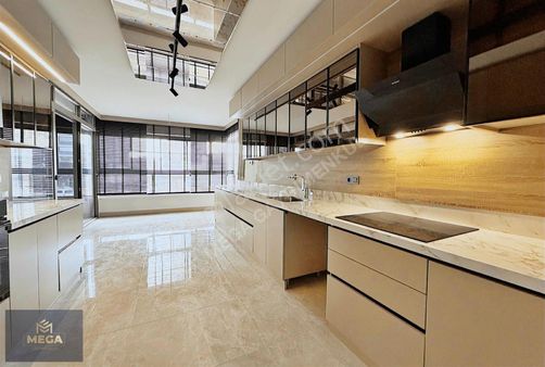 Mega'dan Ovacık'ın Merkez Bulvarında 3 Banyolu 4.5+1 Süper Lüx D