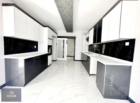 Ovacık Merkez'de Taha Akgül Yürüme Mesafesinde Ara Kat 4.5+1 D!!