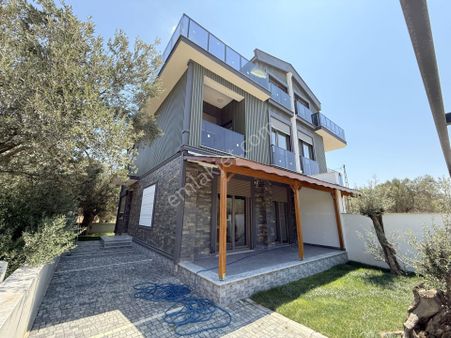 🟣🟣 Güç Gayrimenkul'den Zeytinli'de Geniş Bahçeli & Teraslı Lüx Tasarım Satılık 4+1 Villa