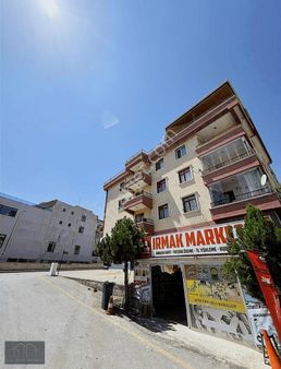 Asansörlü , Çift Girişli Masrafsız Geniş Ferah 4+1 Satılık Daire