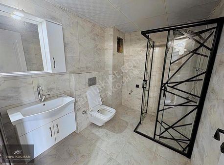 V.koçhan'dan A.üniversitesi Giriş Kapısının Karşısında 1+1 Daire