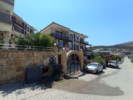 Satılık Yeni Foça Narezen'de Villa Foça Sitesi'nde Şahane Tripleks Müstakil Ev