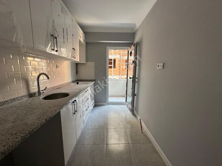 Bahçelievler'de Butik Sitede K.otoparklı Sıfır 2+1 Ara Kat