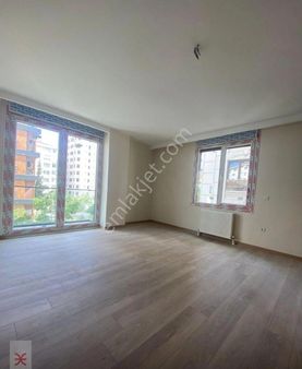 Selamiçeşme Özgürlük Parkında Pınar Sokak Köşesi Yeni Bina 2+1 Açık Amerikan Mutfaklı Satılık Daire