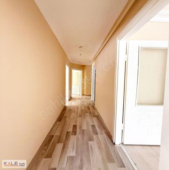 Bahçeşehir Konumunda Satılık 2+1 Koşe Daire